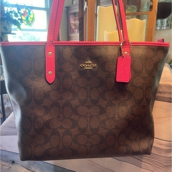 Coach ๐ฅ Signature City Zip Tote w/ matching wallet and checkbook holder ๐ฅ๐ฅ๐ฅ - Picture 2 of 16